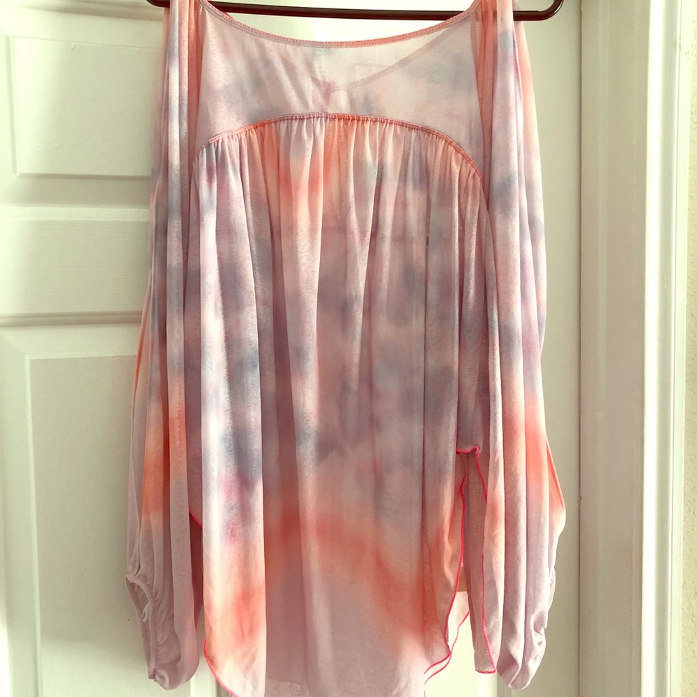 Free People worn once, tie-dye flowing top!